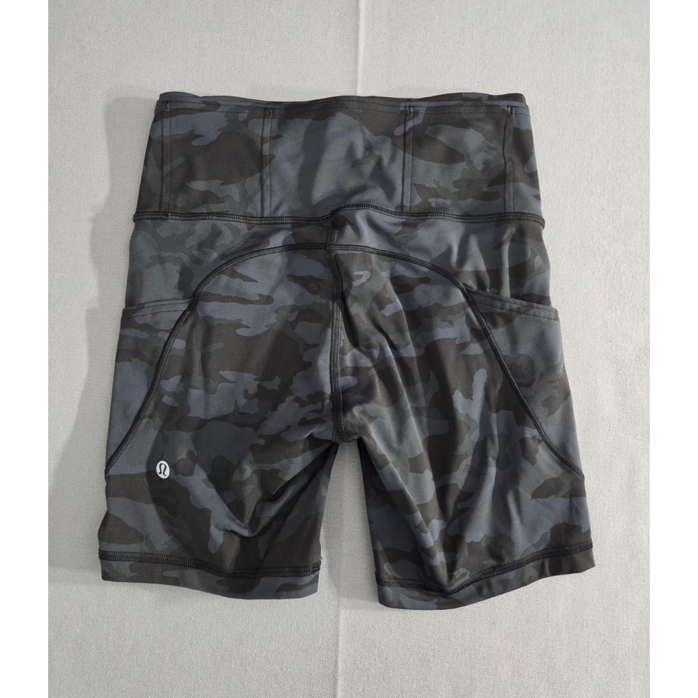 Lululemon Shorts Womens 4 Black Gray Camo Biker Pocket Stretch Performance Run